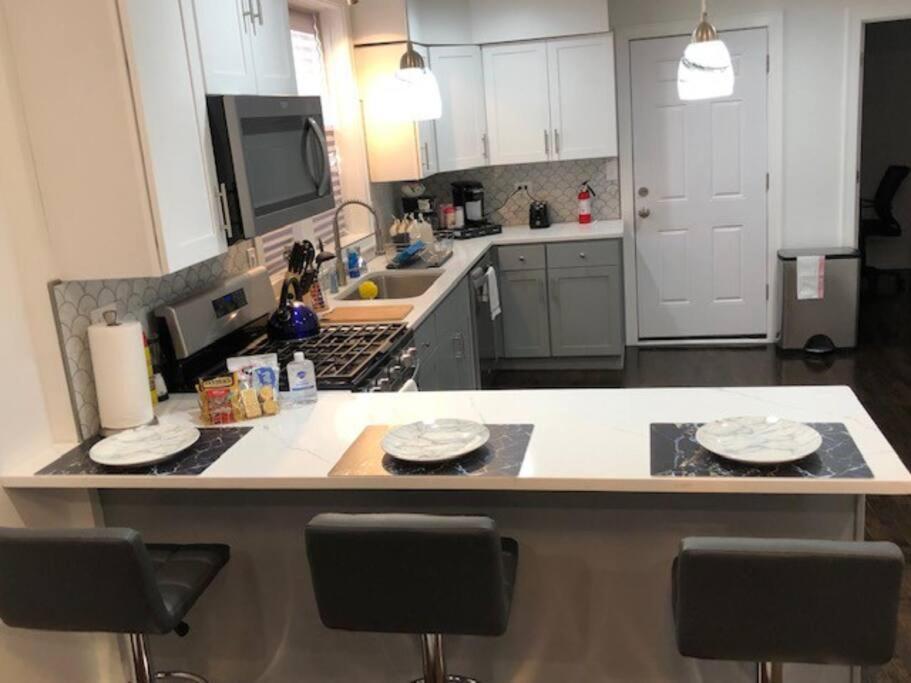 The Blue Golden Luxury Modern 3- Bedroom Apartment In Чикаго Екстериор снимка
