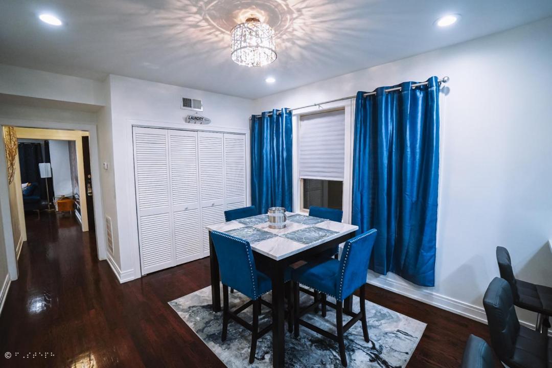 The Blue Golden Luxury Modern 3- Bedroom Apartment In Чикаго Екстериор снимка