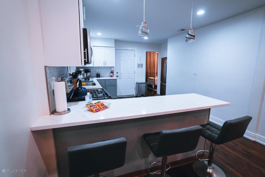 The Blue Golden Luxury Modern 3- Bedroom Apartment In Чикаго Екстериор снимка