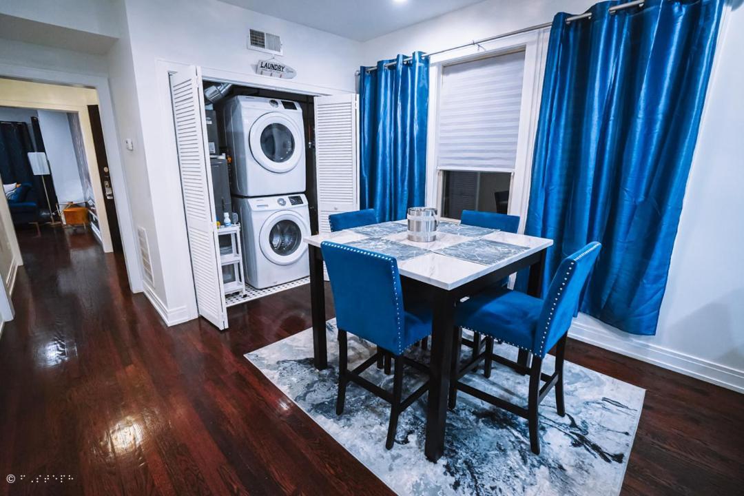 The Blue Golden Luxury Modern 3- Bedroom Apartment In Чикаго Екстериор снимка